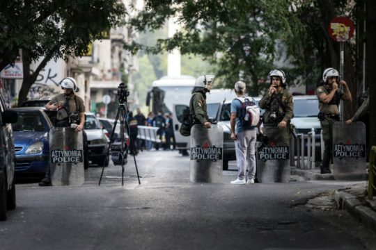 Εξάρχεια: δύο προσφυγόπουλα επέστρεψαν στο σχολείο τους