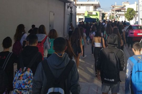 Το «Δυτικό Μέτωπο» στηρίζει τις μαθητικές κινητοποιήσεις στο δήμο Φυλής