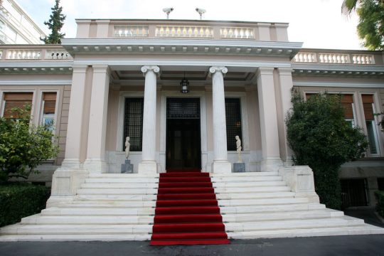Σπατάλες χωρίς όρια