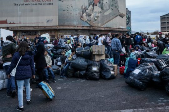 Στην ενδοχώρα 1.000 πρόσφυγες μέχρι τη Δευτέρα