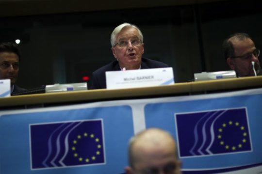 Μπαρνιέ: «Ο κίνδυνος άτακτου Brexit δεν έχει εξαλειφθεί»