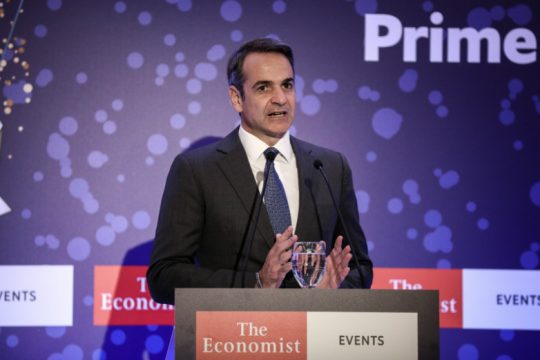 Εξήγγειλε αναστολή του ΦΠΑ στην οικοδομή, εξέφρασε «βεβαιότητα» για πρωτογενή