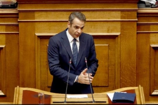 Επιμένει στη σκληρή γραμμή για το προσφυγικό