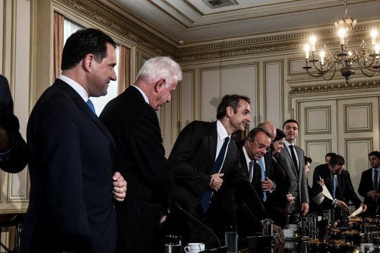 Στο τέλος τα γιούχα στον μαέστρο!