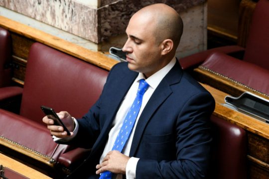 Τώρα ο Μπογδάνος «καρφώνει» και διαδηλωτές;