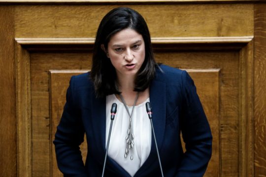 Απελευθέρωση με… ιδιωτικά δεσμά