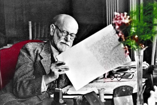 Η πολυθρόνα που έγραφε ο Φρόιντ