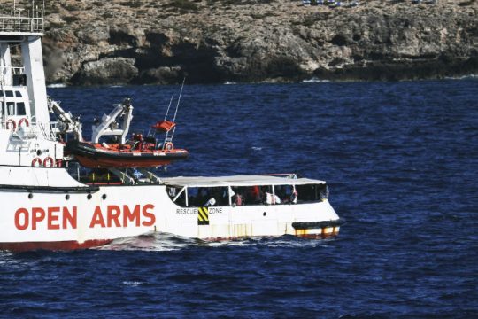 Επιτέθηκαν κατά μελών της Open Arms στη Λέσβο