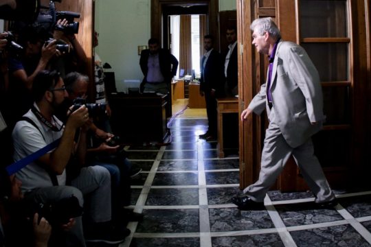 Συνέχεια στην κόντρα με τον Σαμαρά δίνει ο Παπαγγελόπουλος