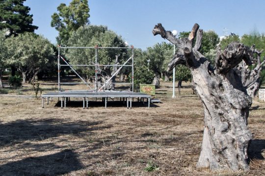 «Ακέφαλο» το πάρκο Αντώνης Τρίτσης