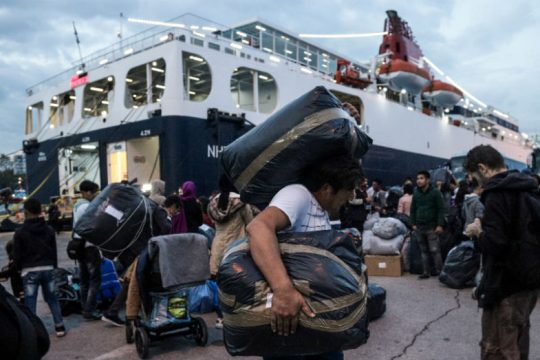 Στον Πειραιά ακόμα 57 πρόσφυγες από Μυτιλήνη και Χίο