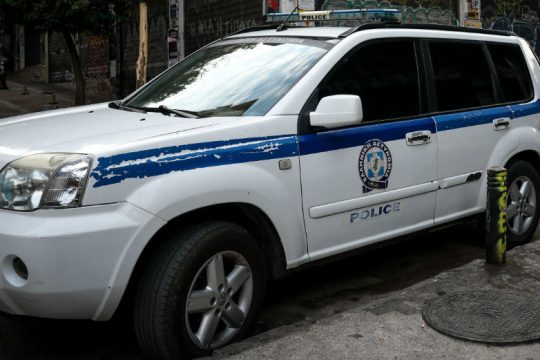 Εξάρθρωση σπείρας που έκλεβε καταστήματα εισβάλλοντας με Ι.Χ.