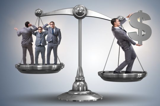 Μικρή μειοψηφία ελέγχει τον παγκόσμιο πλούτο