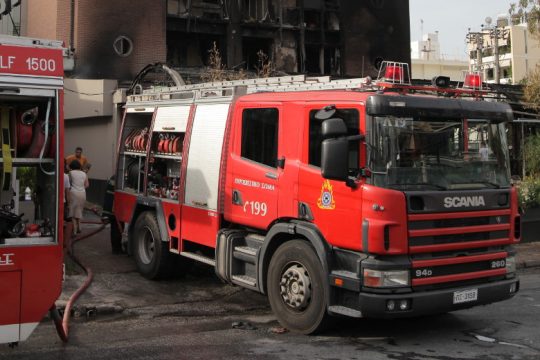 Φωτιά σε διαμέρισμα στο κέντρο της Αθήνας