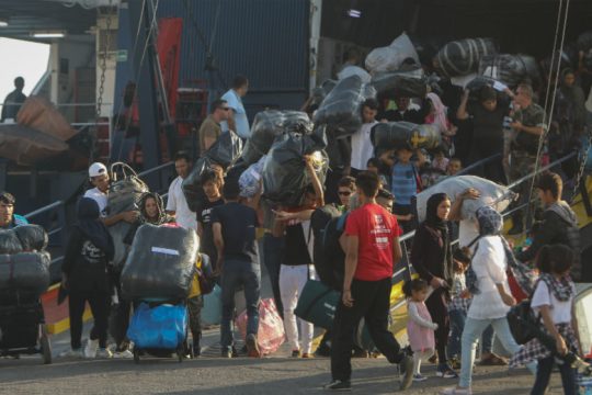 Αναχωρούν για ενδοχώρα άλλοι 570 πρόσφυγες από Μόρια
