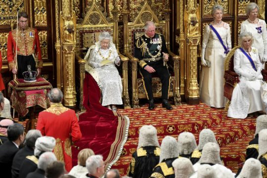 Brexit στις 31 Οκτωβρίου, λέει ο Τζόνσον δια στόματος Βασίλισσας