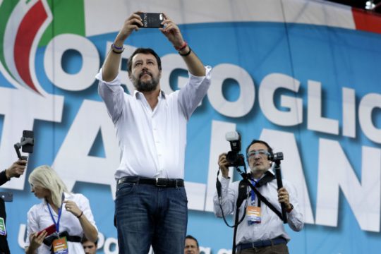 Ακροδεξιά συγκέντρωση-επίδειξη δύναμης στη Ρώμη