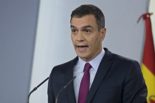 Στη Βαρκελώνη ο Σάντσεθ με πυρά κατά του τοπικού ηγέτη