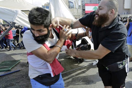 Ο Χαρίρι έφυγε, το χάος παραμένει