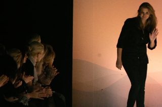 Γέμισε με αρχαιοελληνική ομορφιά τις πασαρέλες