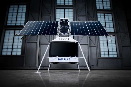Η Samsung ταξιδεύει τους καταναλωτές στο Διάστημα