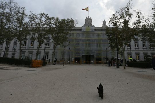 Ποινές από 9 έως 13 χρόνια για τους Καταλανούς ηγέτες