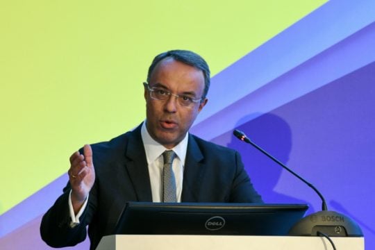 Το σχέδιο «Ηρακλής» για τα «κόκκινα» δάνεια στη συνάντηση Σταϊκούρα – τραπεζιτών