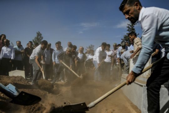 Αρχηγός κουρδικού κόμματος ανάμεσα στους νεκρούς αμάχους