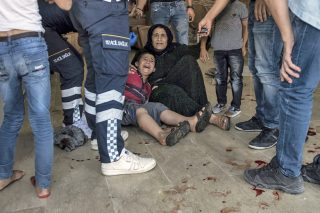 Και εισβάλλει και σκοτώνει και εκβιάζει