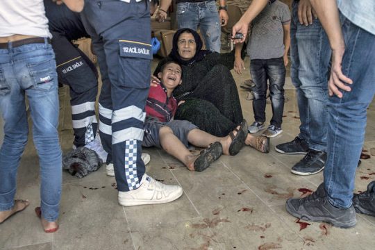 Και εισβάλλει και σκοτώνει και εκβιάζει