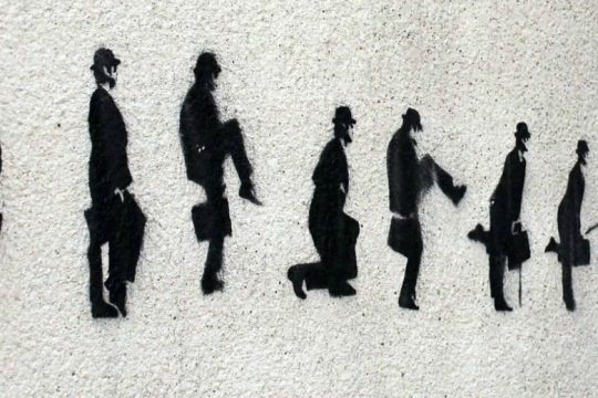 Ενεργοί πολίτες ή κουρδισμένα στρατιωτάκια;