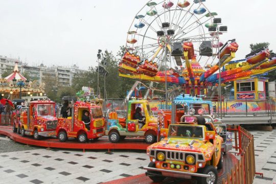 Τρίχρονη τραυματίστηκε σε λούνα παρκ στη Ναύπακτο