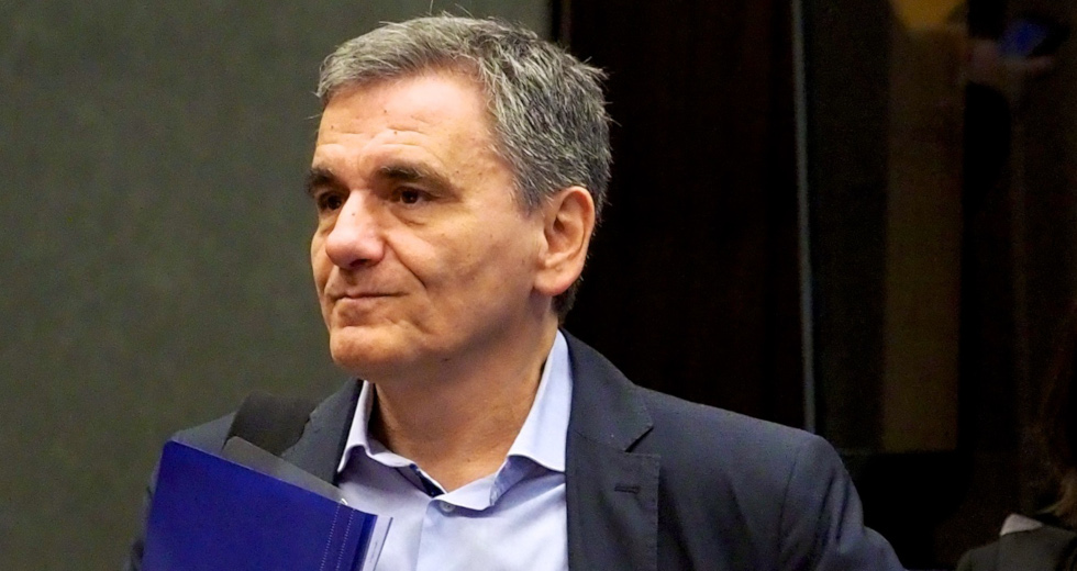 Πυρά Τσακαλώτου κατά Τόμσεν