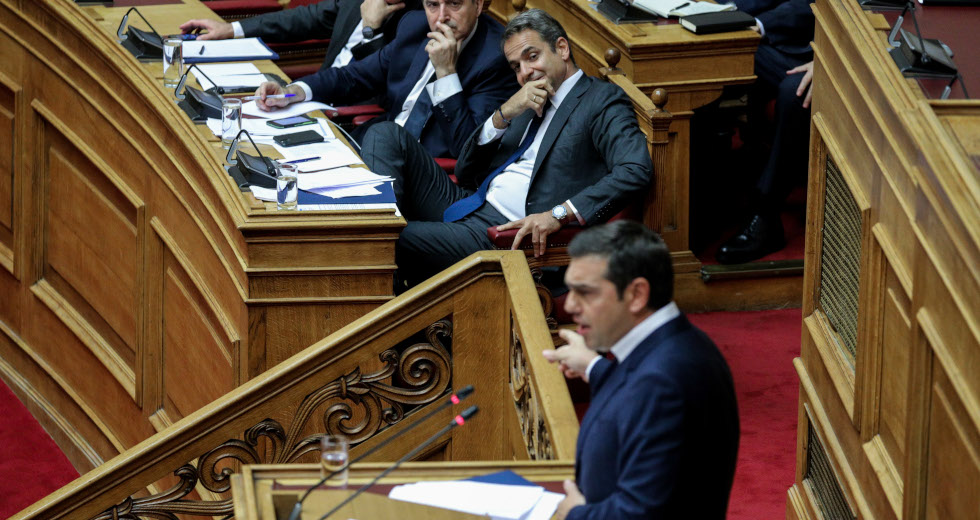 Σύγκρουση Μητσοτάκη – Τσίπρα για την ακροδεξιά και την οικονομία