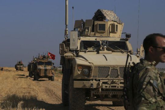 Μετρά ώρες για εισβολή στη Συρία η Άγκυρα
