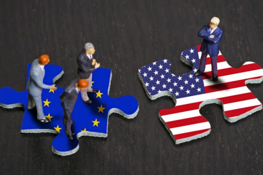 Προειδοποιεί με αντίμετρα η ΕΕ στους νέους δασμούς των ΗΠΑ