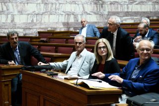 Θύελλα με το «καλημέρα»