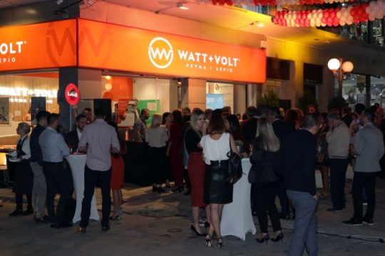 Λαμπερό πάρτι εγκαινίων από τη WATT+VOLT στο Περιστέρι