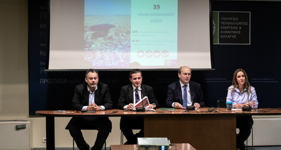 ΣΔΙΤ και νέο τέλος για τις σακούλες, στη «μάχη» κατά των πλαστικών