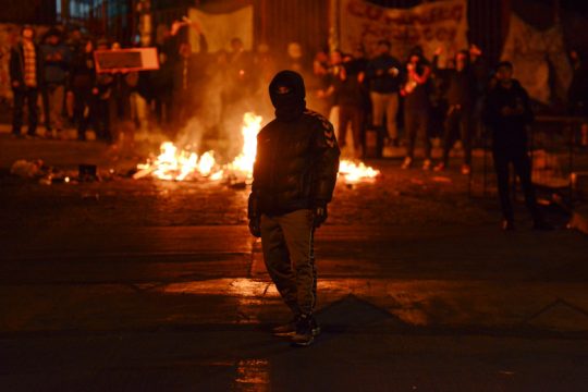 Μία σοπράνο σπάει την «σιωπή» που έχει επιβάλει ο στρατός στη Χιλή [βίντεο]