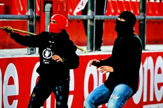 Χούλιγκαν «αγνώστου ομάδος»