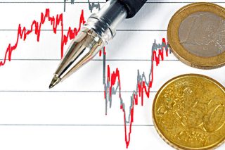 «Κουρεμένες» οι δημόσιες επενδύσεις