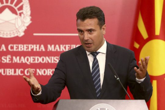 Απογοήτευση και πολιτική αναταραχή στη Βόρεια Μακεδονία μετά το «όχι»