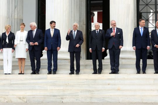 Προσφυγική και οικονομική κρίση στην ατζέντα του «Arraiolos Group»