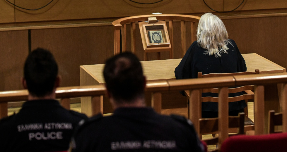 Η Ζαρούλια απολογήθηκε για λιγότερο από ένα τέταρτο