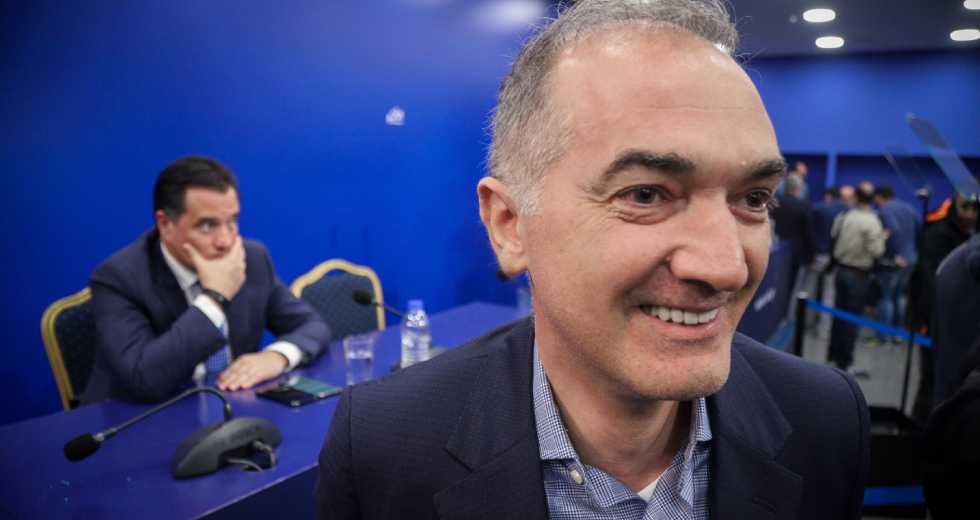 Αφωνία για τα τηλεφωνήματα, ιαχές για την αστυνομία