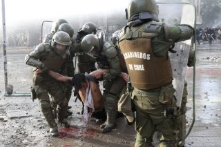 Η «κουτσή» δημοκρατία κούρασε τους Χιλιανούς