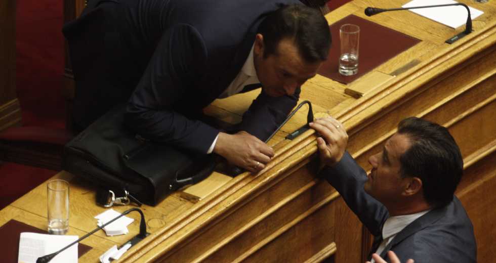 Μονομαχία Παππά – Αδώνιδος για τα ΕΛ.ΠΕ.