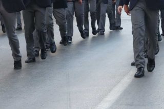 Ελαύνω, παρελαύνω, προελαύνω, επελαύνω…