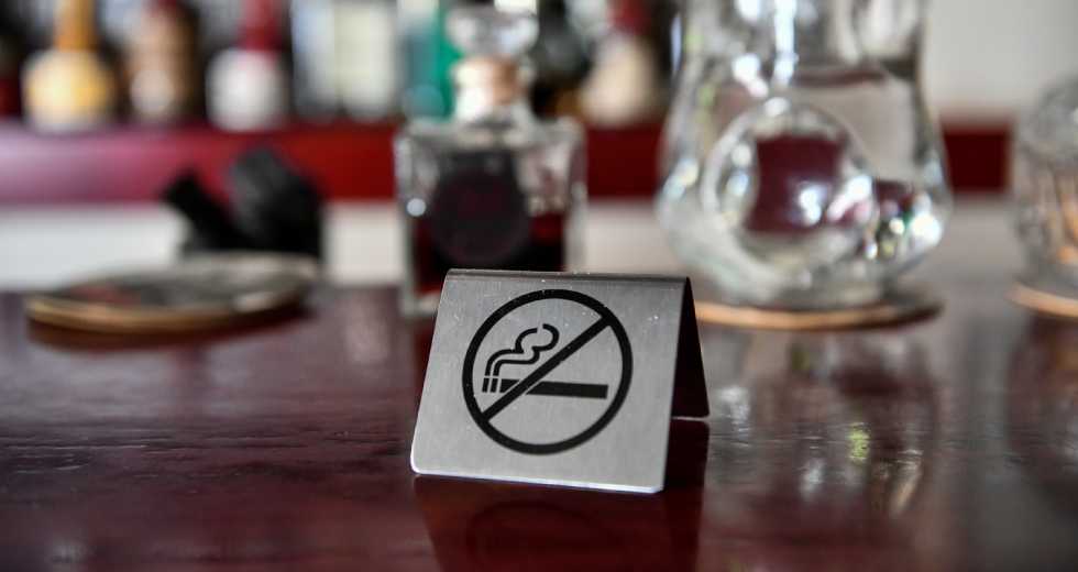 Αγριο αντικαπνιστικό σαφάρι